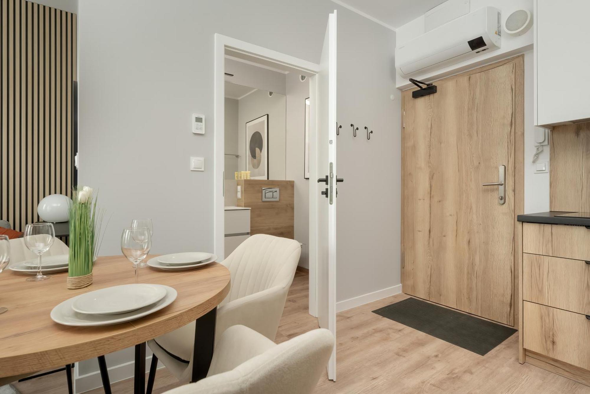 Apartamenty Zwycieska Z Klimatyzacja, Free Garage Wroclaw By Noclegi Renters ภายนอก รูปภาพ